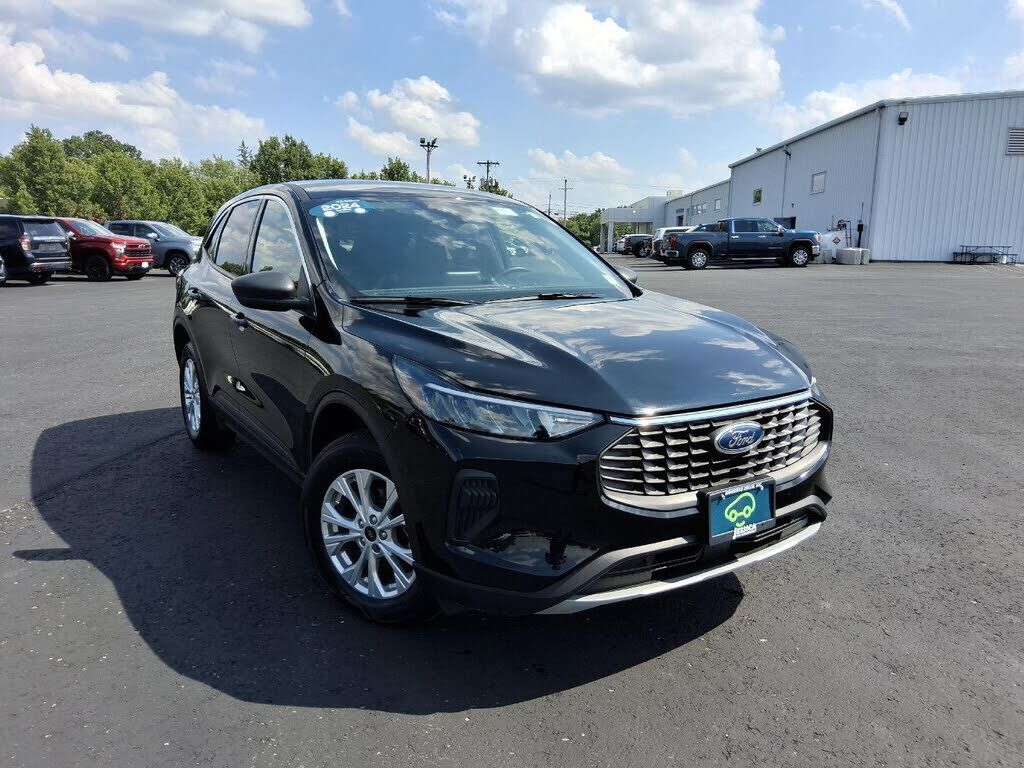 2024 FORD Escape