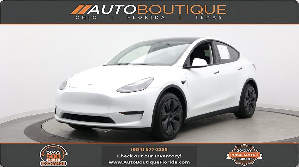 2025 TESLA Model Y