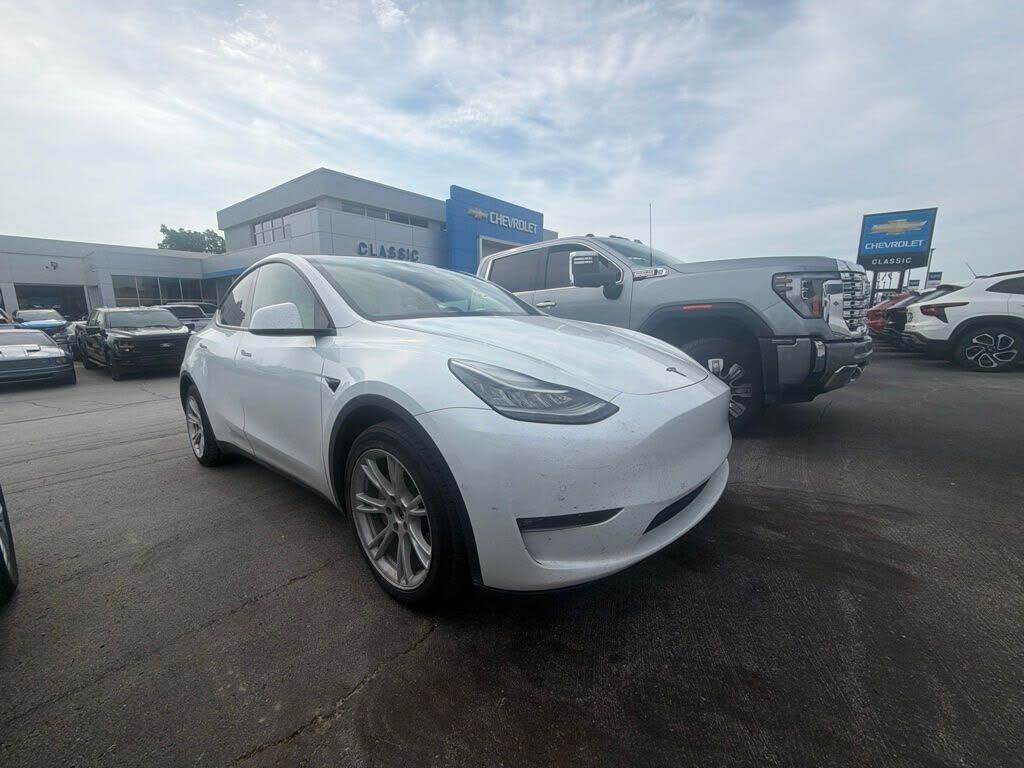 2022 TESLA Model Y