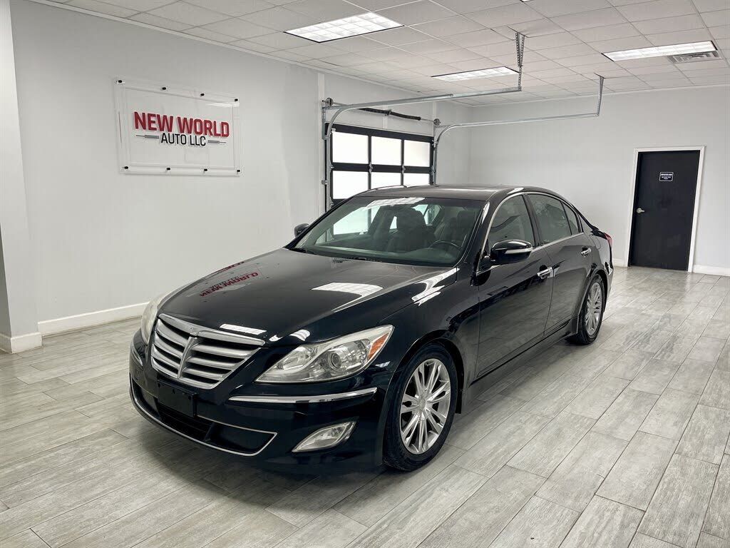 2012 HYUNDAI Genesis