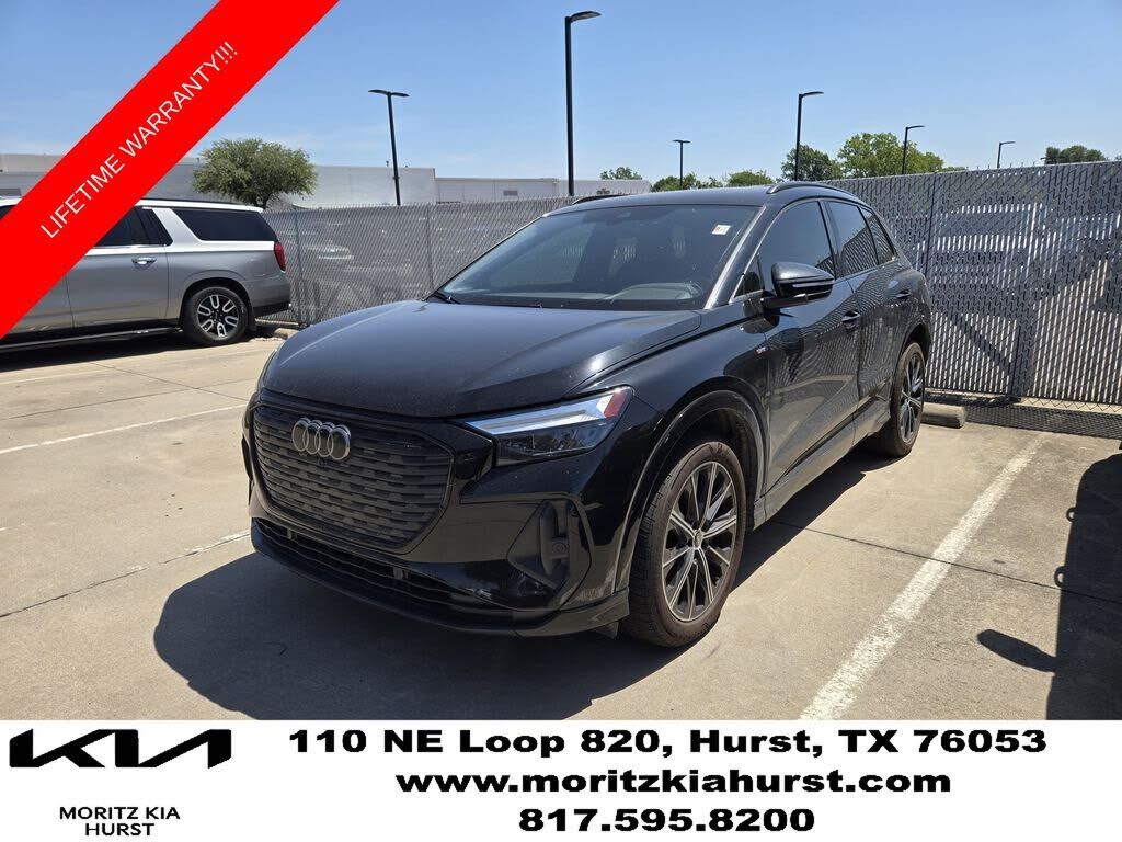 2022 AUDI Q4