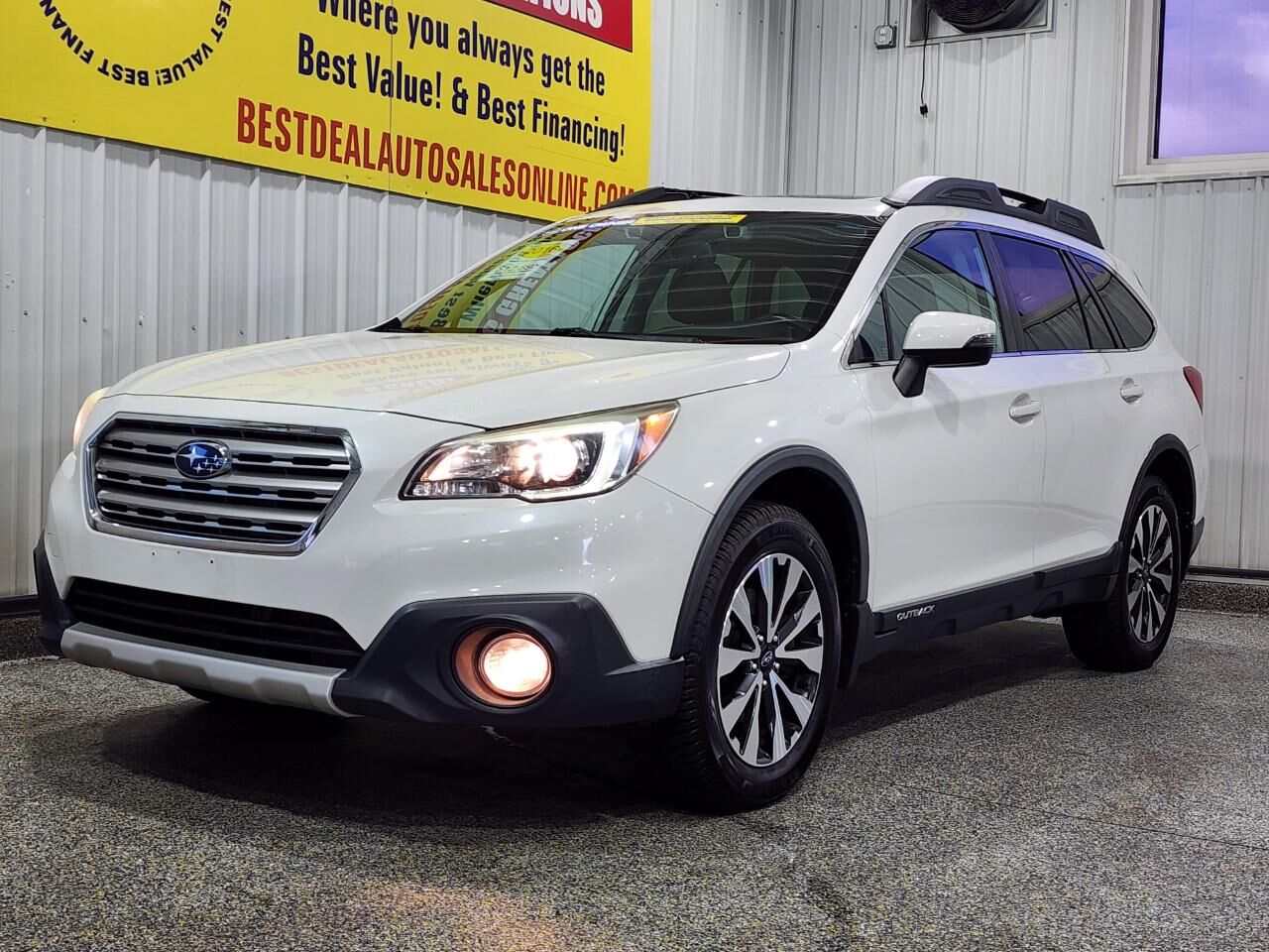 2016 SUBARU Outback