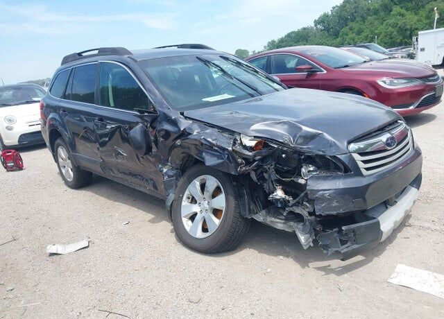 2011 SUBARU Outback