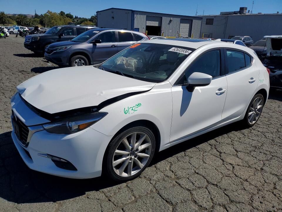 2017 MAZDA Mazda3