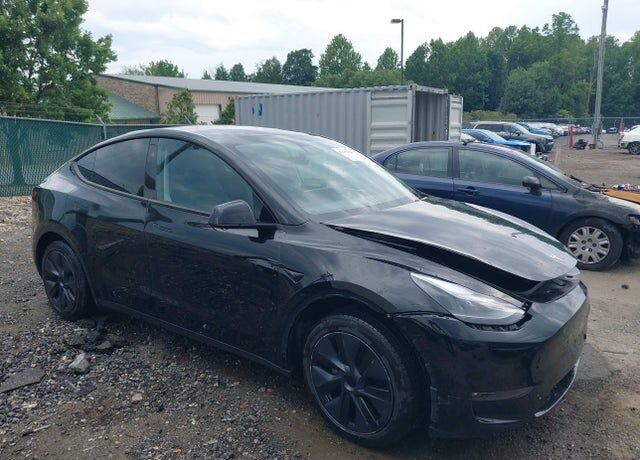 2024 TESLA Model Y