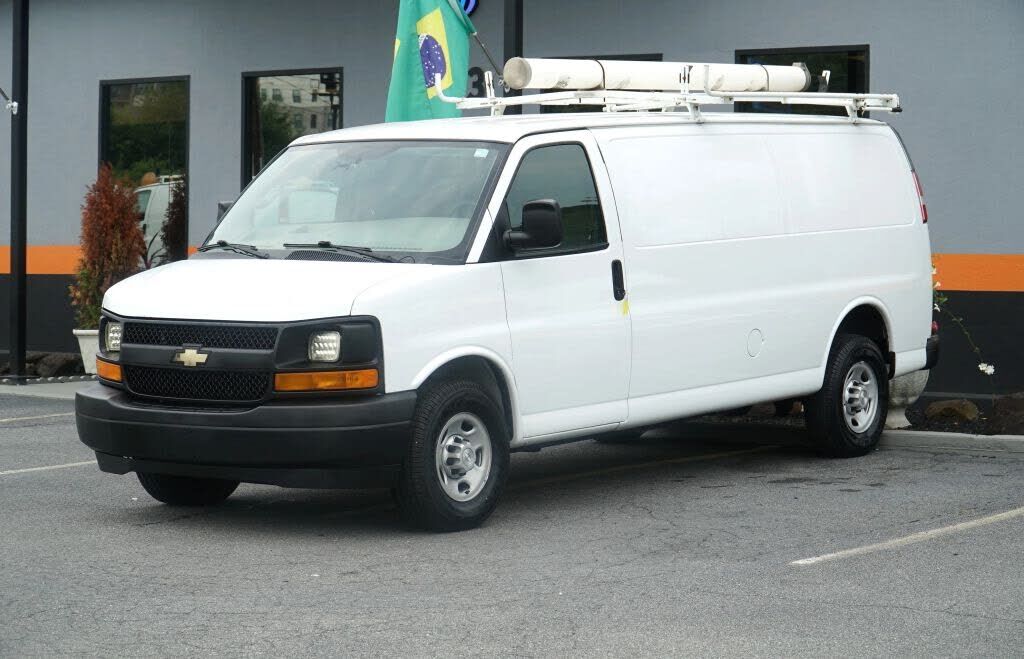 2017 CHEVROLET Express