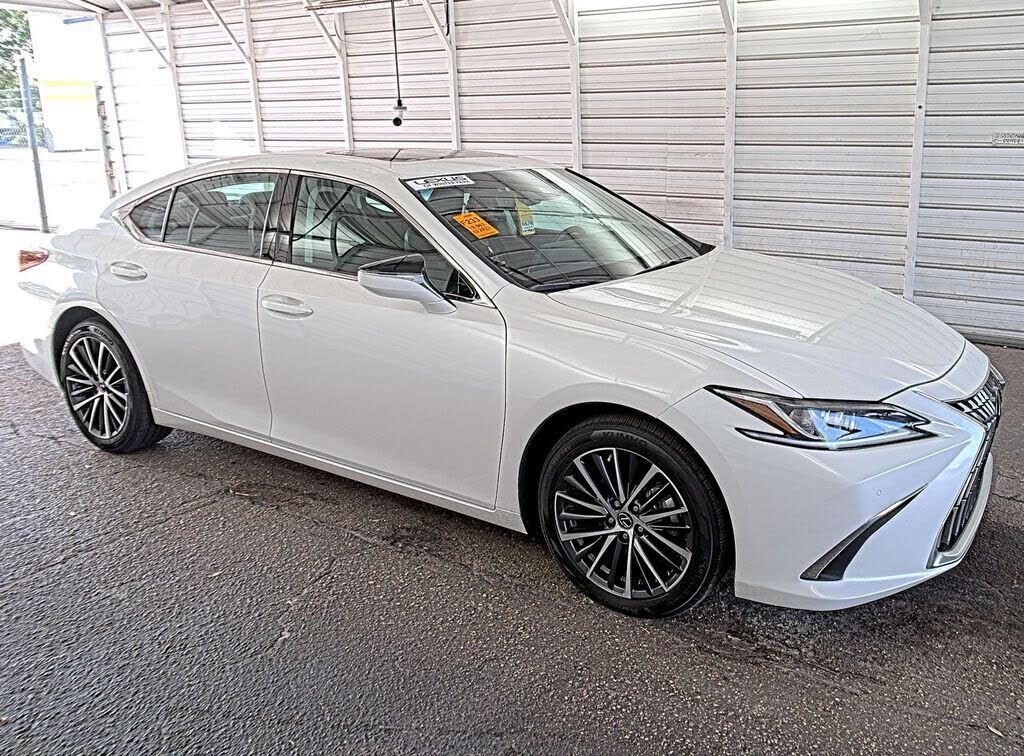 2023 LEXUS ES