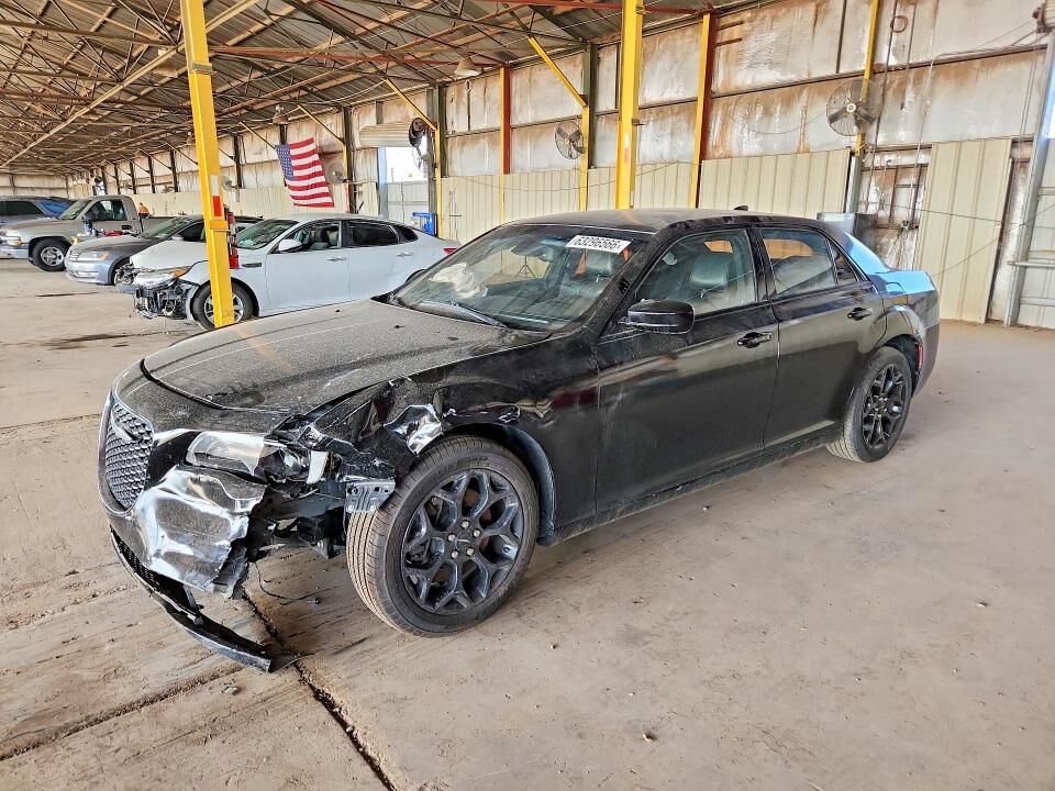 2019 CHRYSLER 300