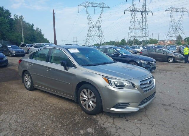 2016 SUBARU Legacy