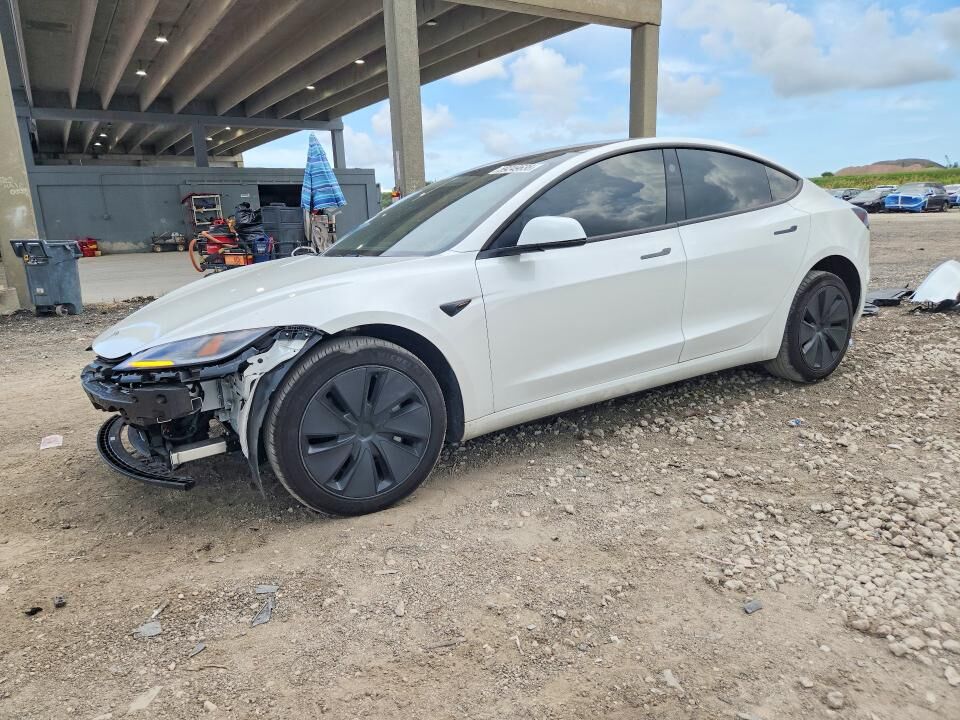 2025 TESLA Model 3