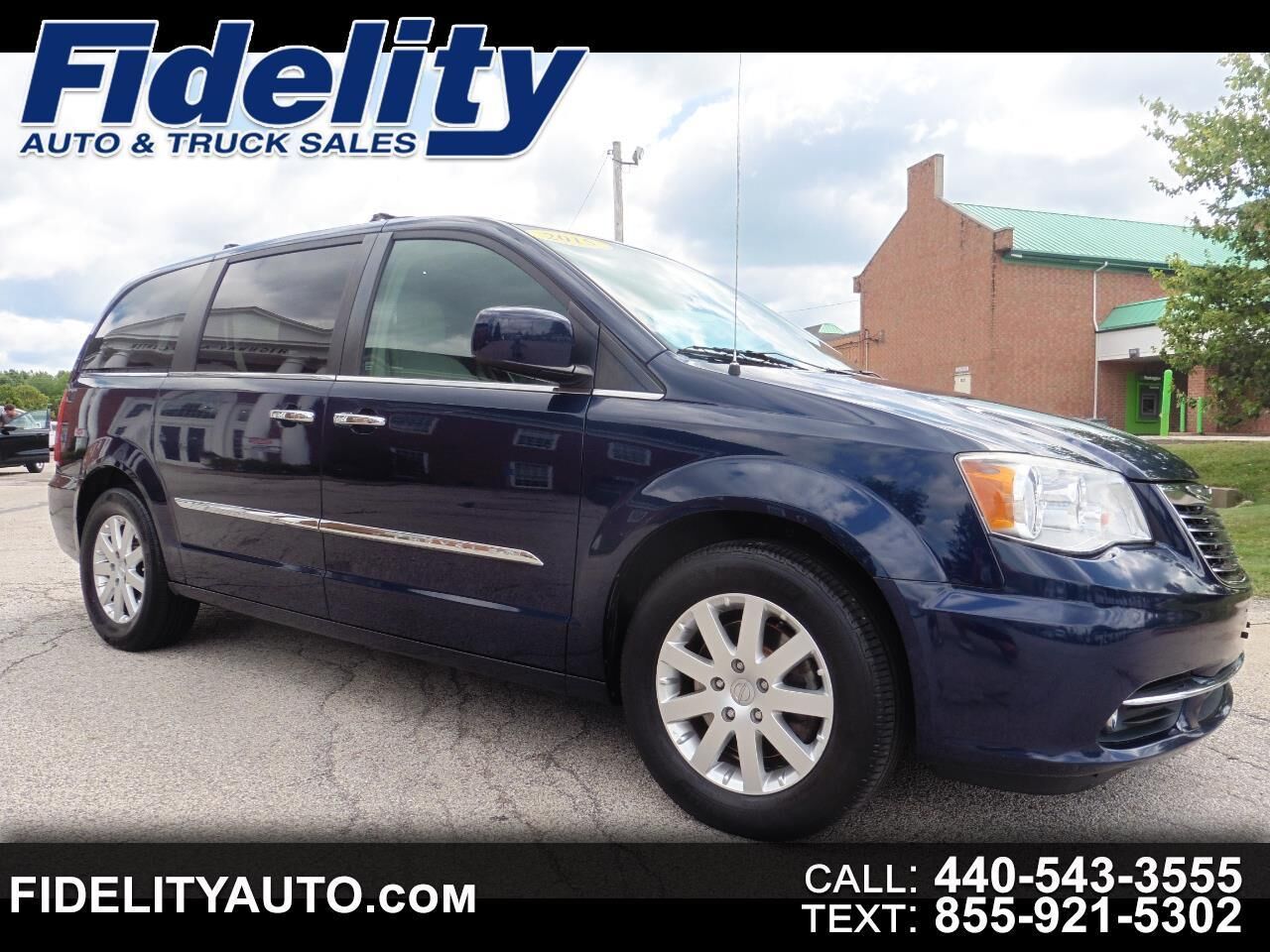 2015 CHRYSLER Town and Country