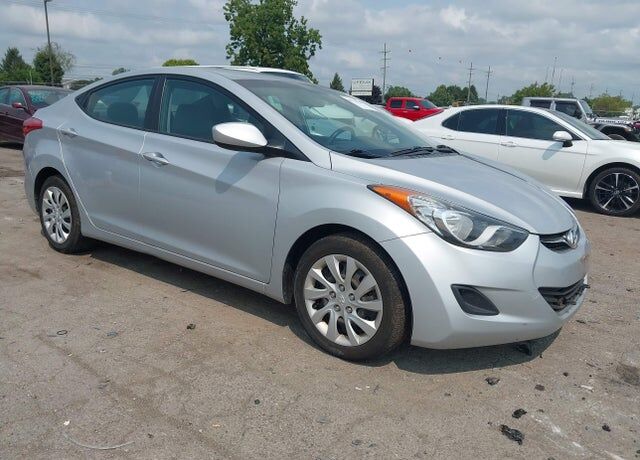 2011 HYUNDAI Elantra