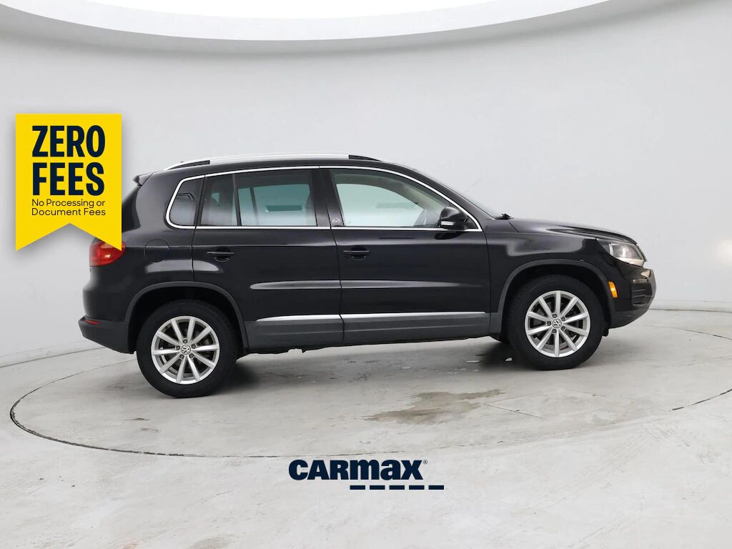 2017 VOLKSWAGEN Tiguan