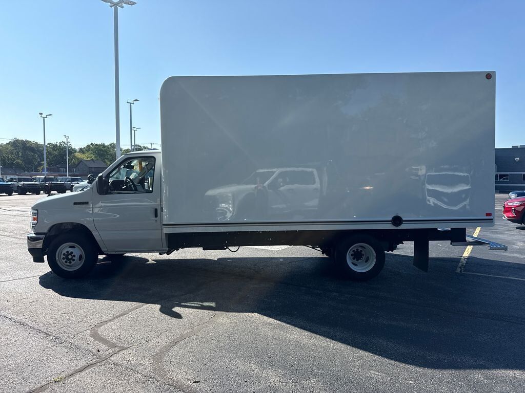 2027 FORD E-350