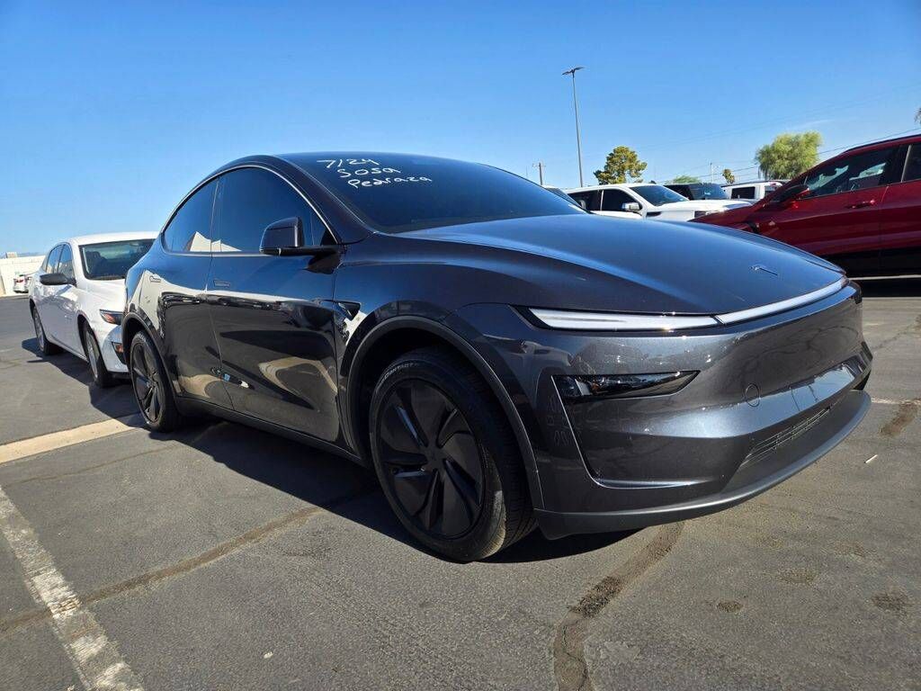 2026 TESLA Model Y