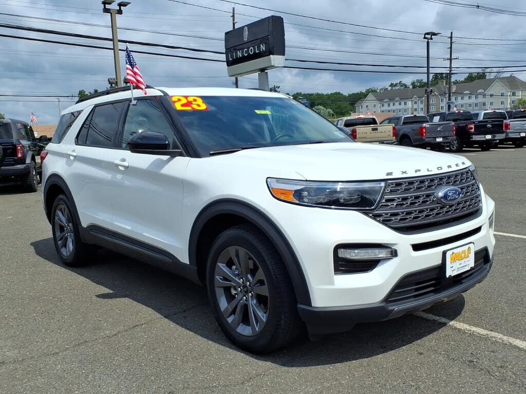 2023 FORD Explorer
