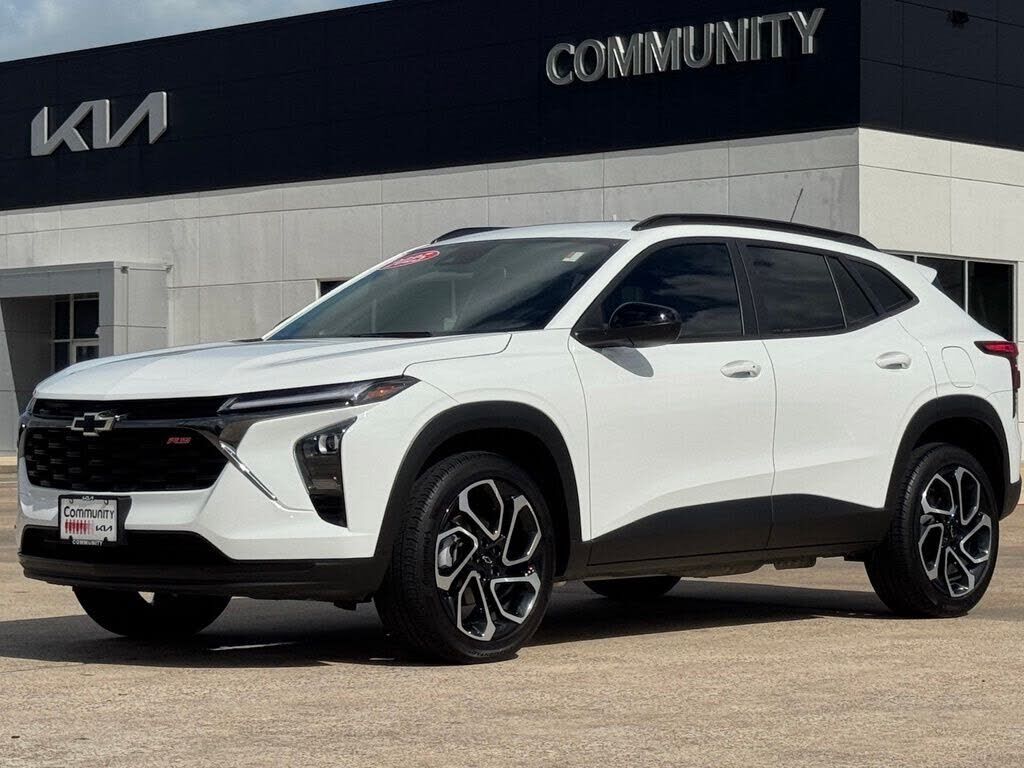 2025 CHEVROLET Trax
