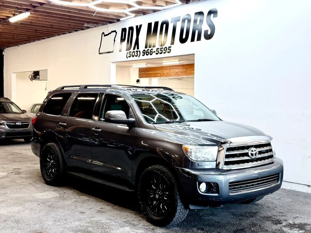2016 TOYOTA Sequoia