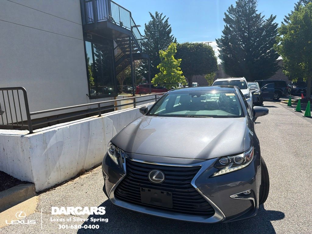 2018 LEXUS ES