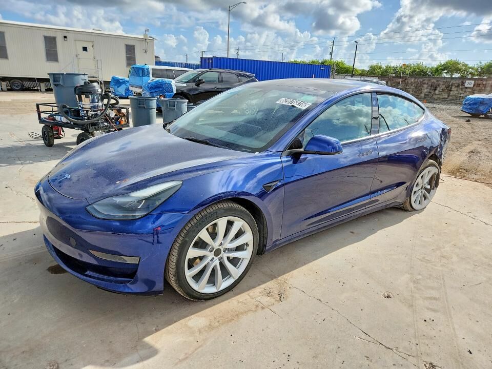 2022 TESLA Model 3