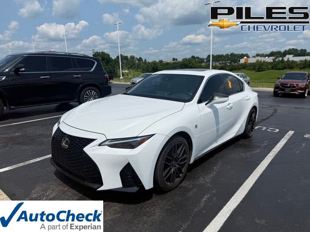 2023 LEXUS IS