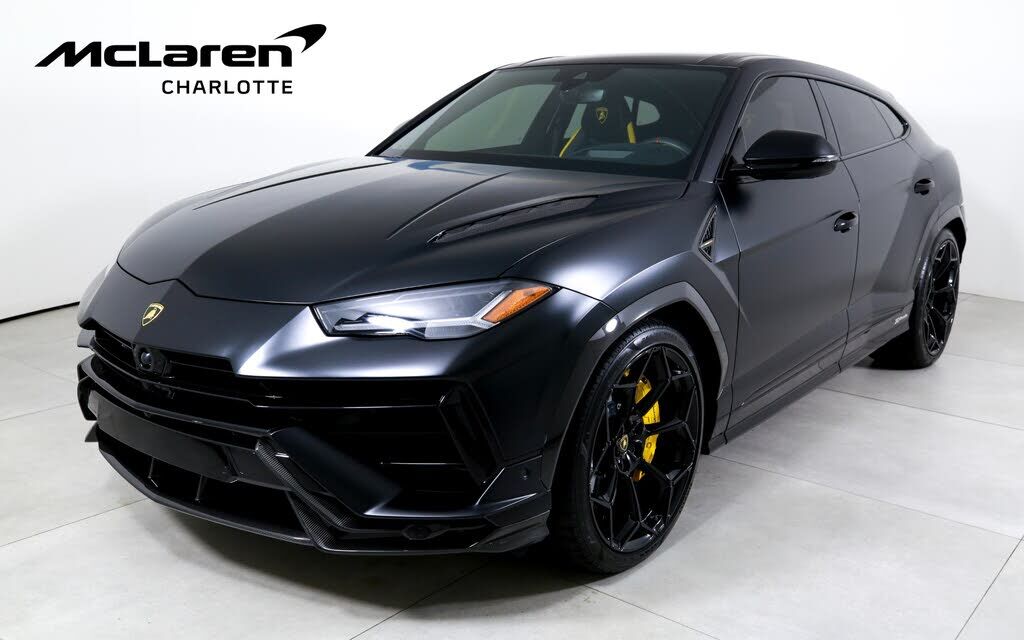 2024 LAMBORGHINI URUS