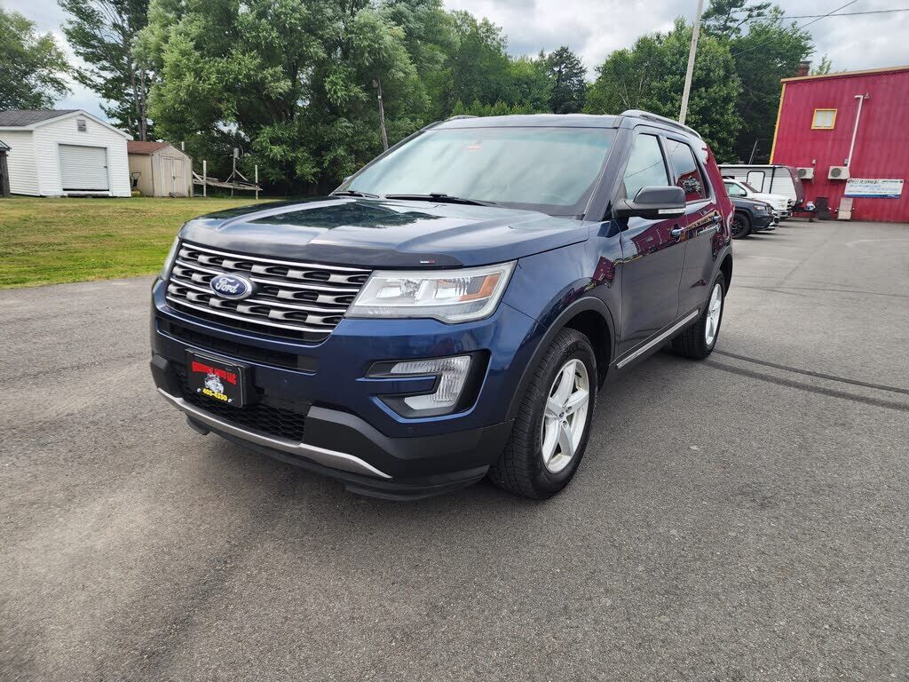 2017 FORD Explorer