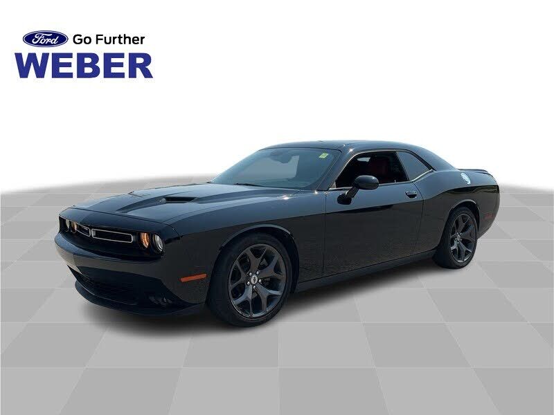 2017 DODGE Challenger