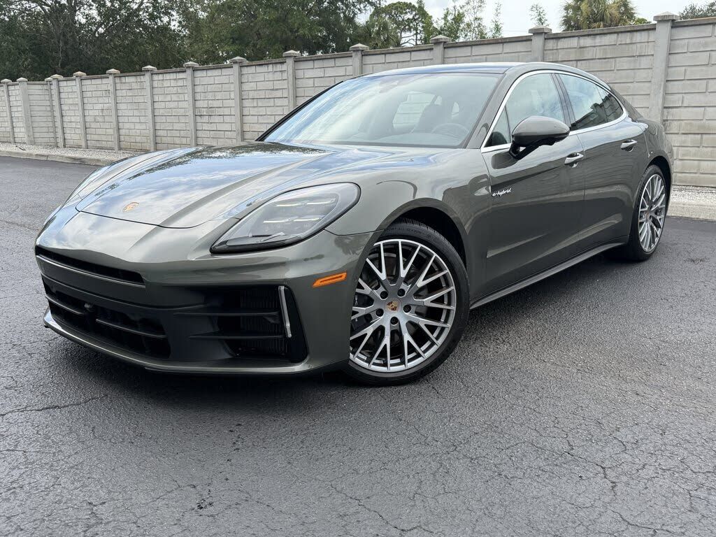 2025 PORSCHE Panamera