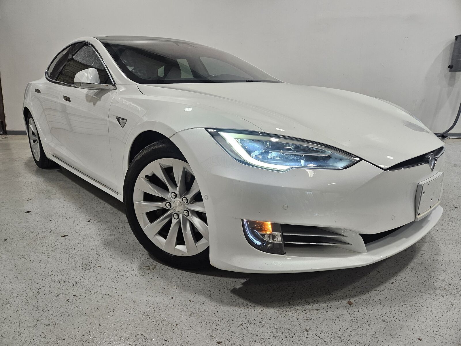 2017 TESLA Model S