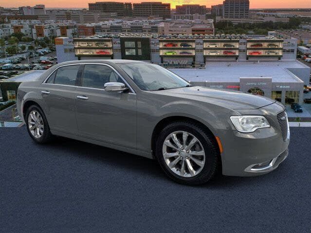 2019 CHRYSLER 300
