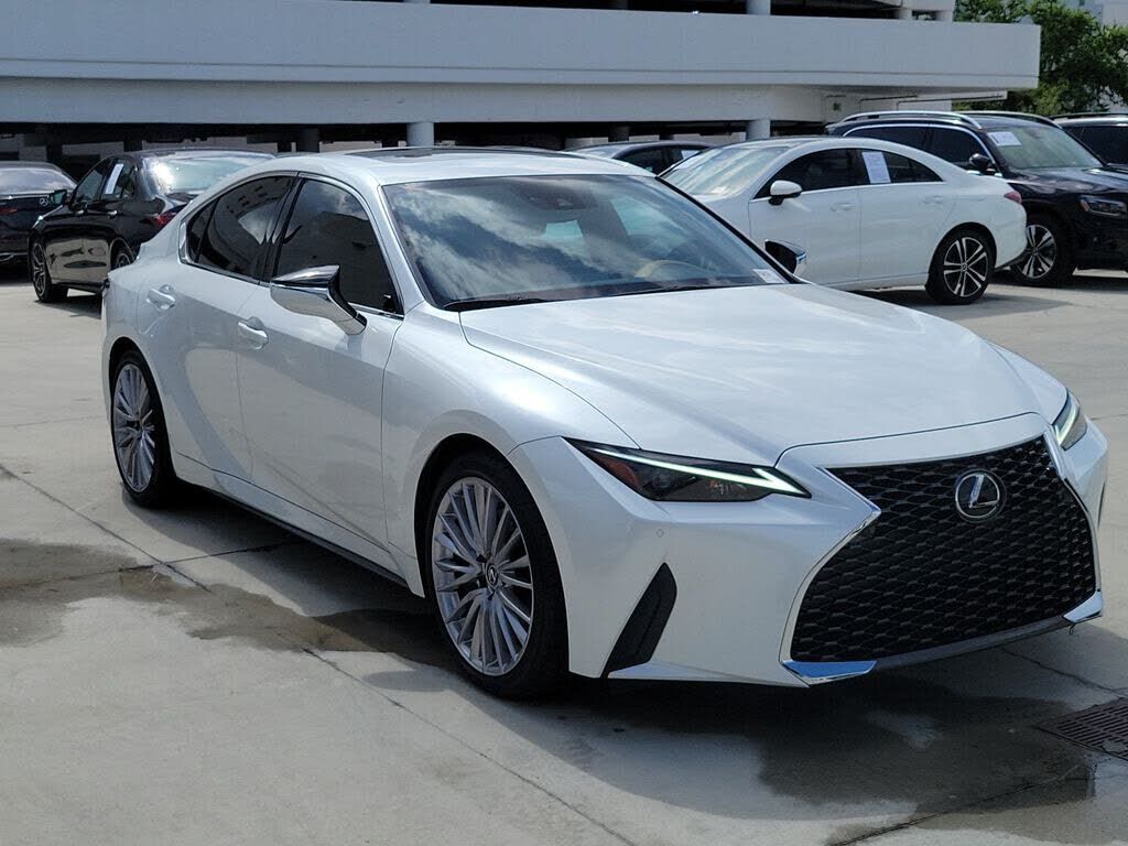 2025 LEXUS IS