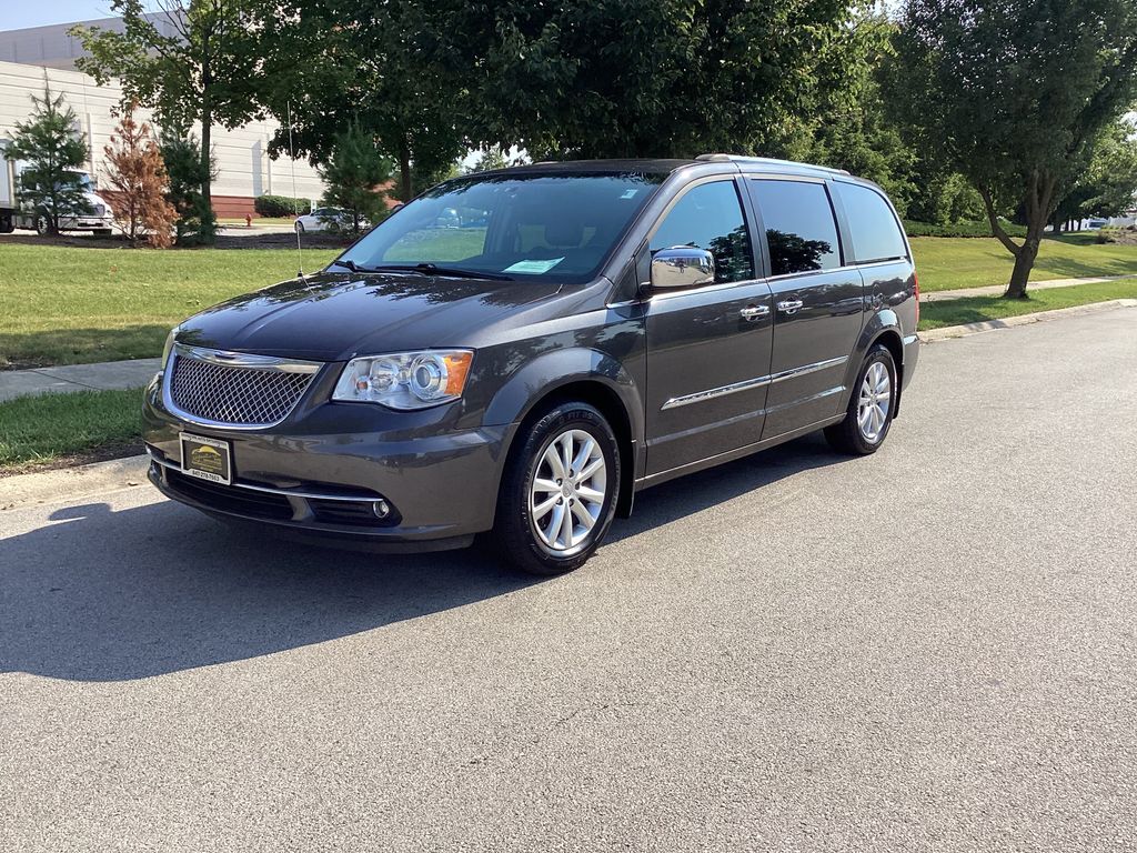 2016 CHRYSLER Town and Country