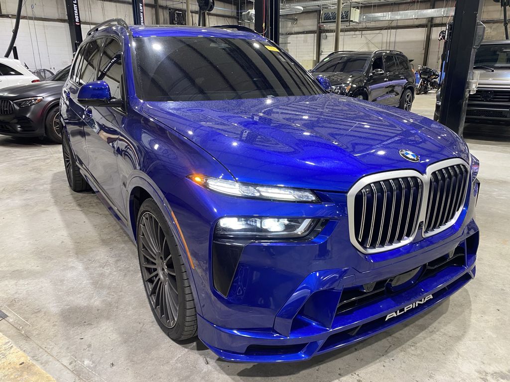 2025 BMW X7