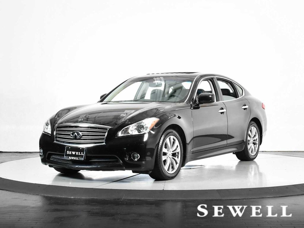2013 INFINITI M56