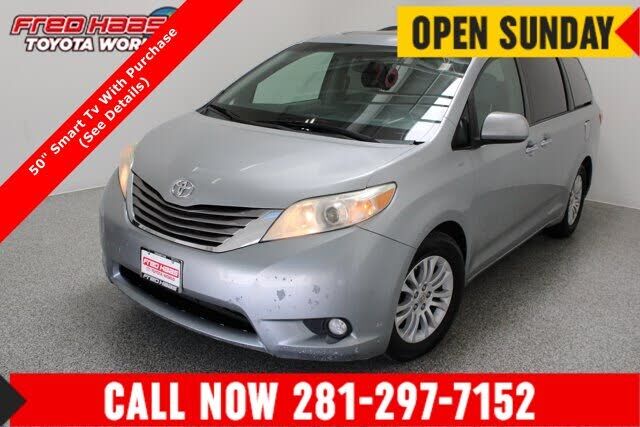 2015 TOYOTA Sienna