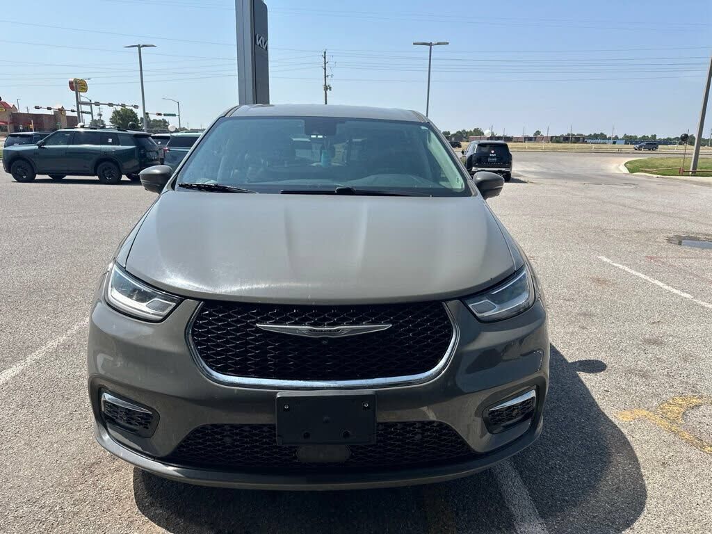 2022 CHRYSLER Pacifica