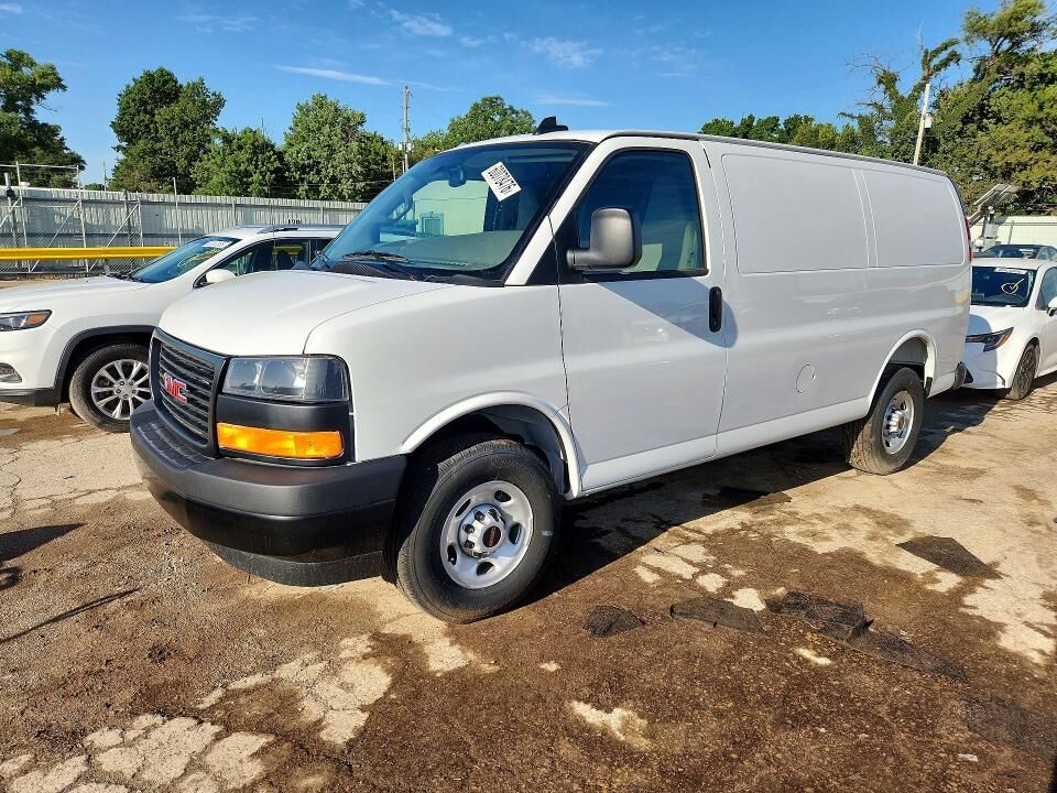 2025 GMC Savana