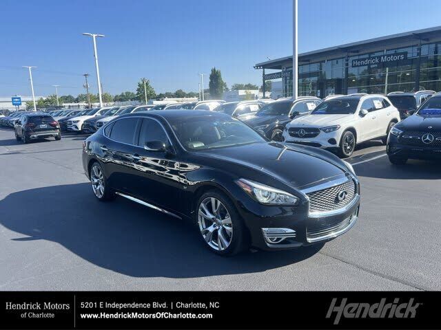 2017 INFINITI Q70L