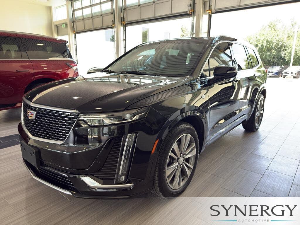 2025 CADILLAC XT6