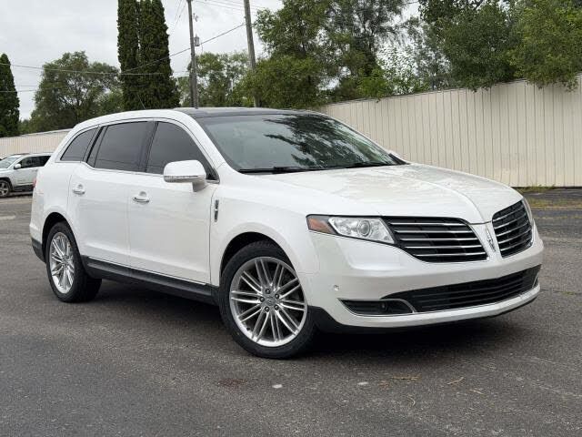 2019 LINCOLN MKT