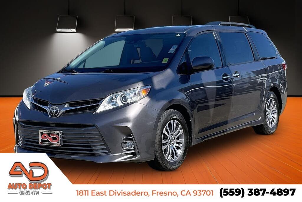 2019 TOYOTA Sienna