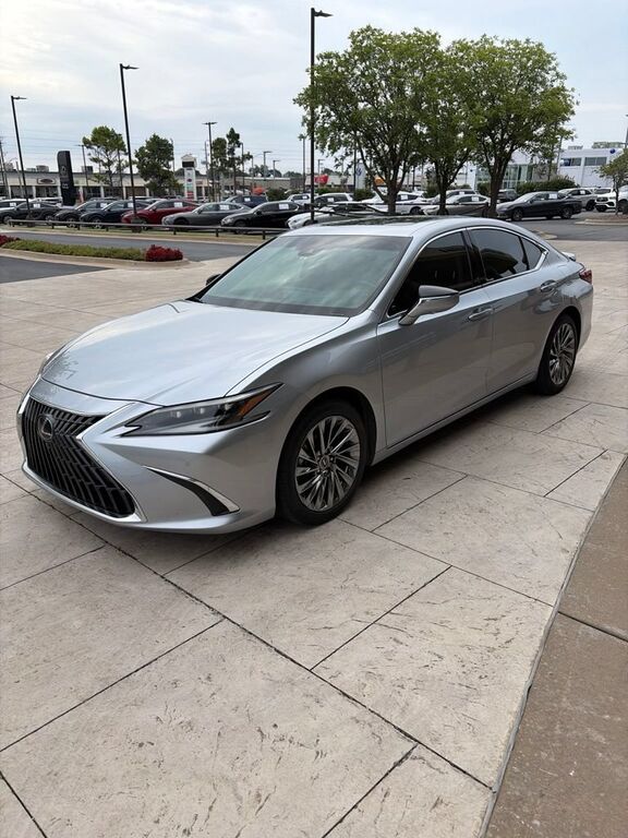 2024 LEXUS ES