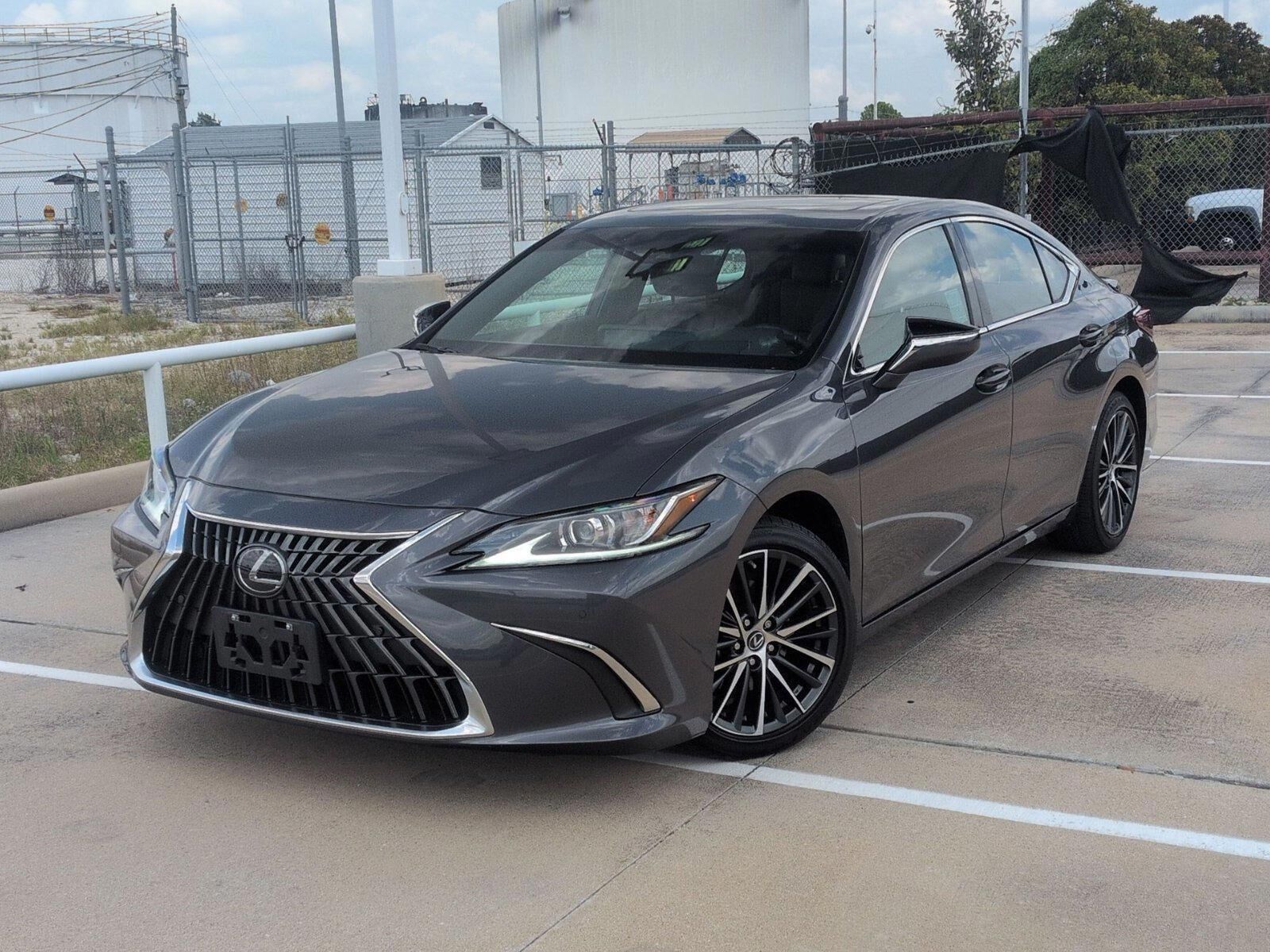 2025 LEXUS ES