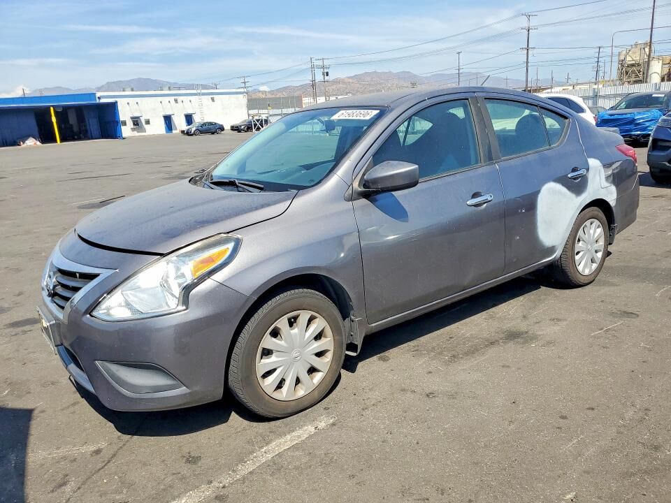 2016 NISSAN Versa