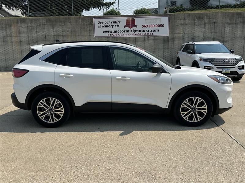 2021 FORD Escape
