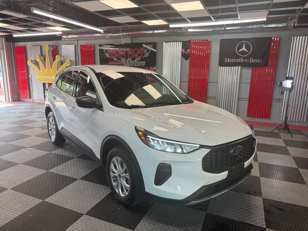 2024 FORD Escape