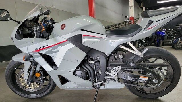 2025 HONDA CB