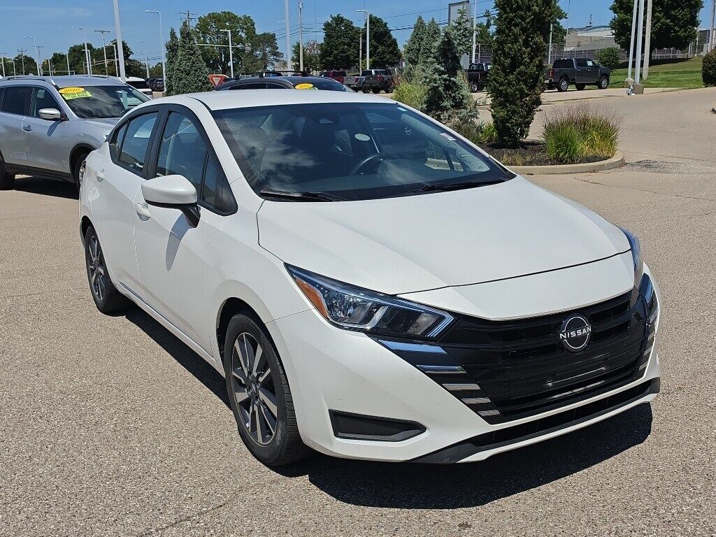 2023 NISSAN Versa