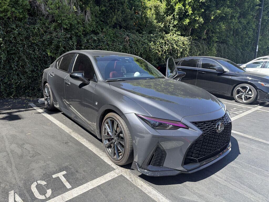 2025 LEXUS IS